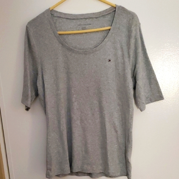Tommy Hilfiger Heather Gray Short Sleeve Tee - Picture 1 of 5